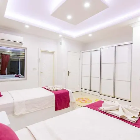 Kalkan'Da Kiralik Muhafazakar Jakuzili Villa * Gombe