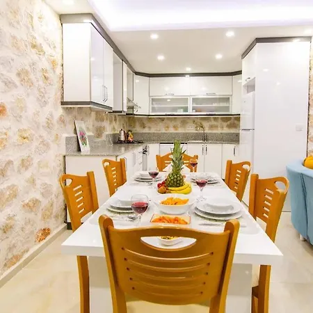 Kalkan'Da Kiralik Muhafazakar Jakuzili Villa Villa